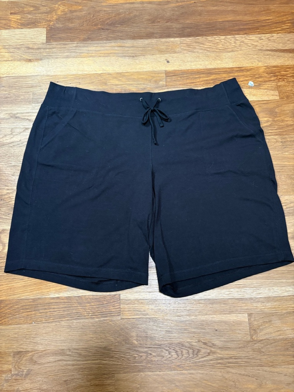 TEK GEAR mid rise black Bermuda shorts